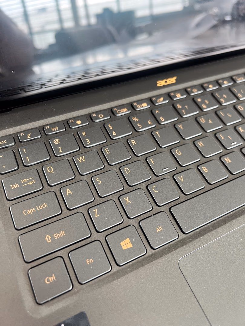Acer Swift 5 — ảnh chi tiết 04 Acer Swift 5 — ảnh chi tiết 04