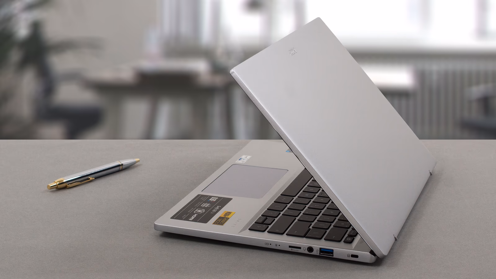 Acer Swift Go 14 — ảnh đại diện