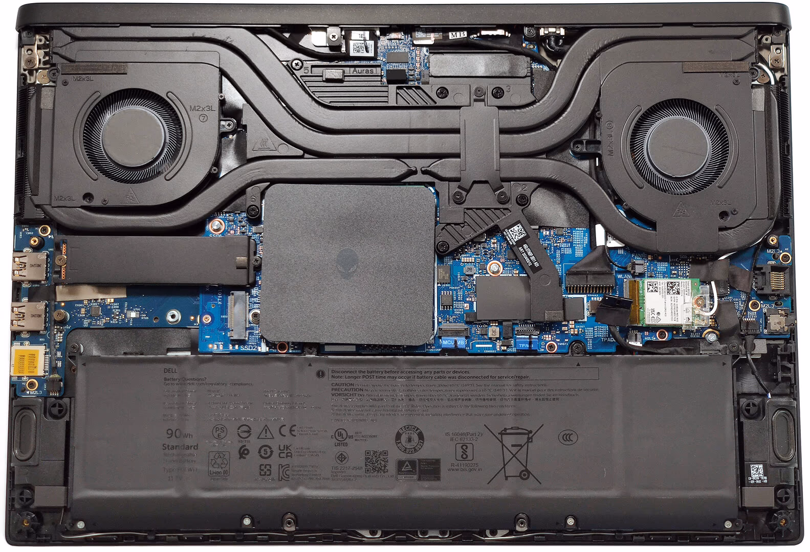 Alienware m15 R4 — ảnh chi tiết 01 Alienware m15 R4 — ảnh chi tiết 01