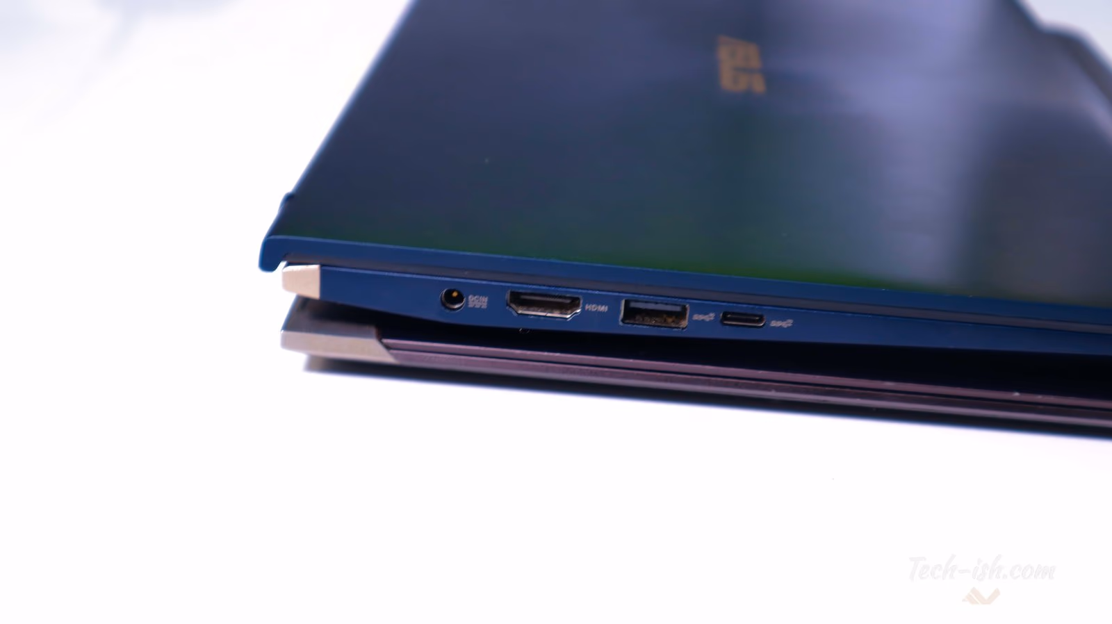 Asus ZenBook 14 UX434F — ảnh chi tiết 04 Asus ZenBook 14 UX434F — ảnh chi tiết 04
