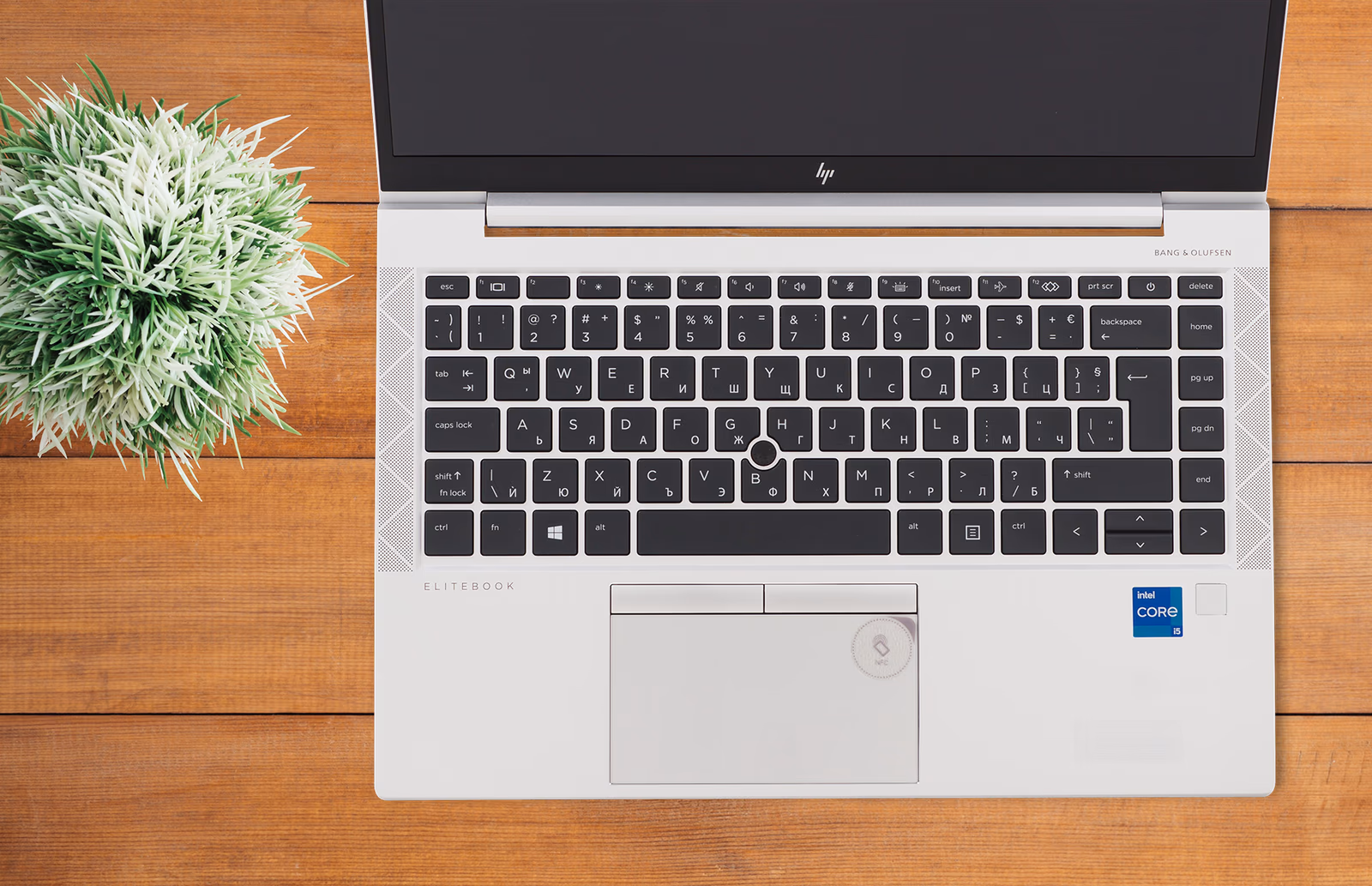 HP EliteBook 840 G8 — ảnh chi tiết 01 HP EliteBook 840 G8 — ảnh chi tiết 01