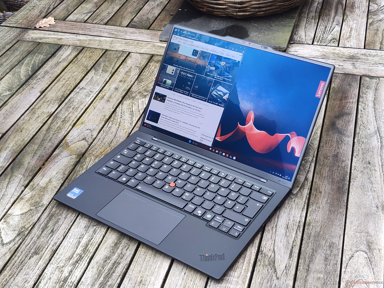 Lenovo ThinkPad X1 Carbon Gen 10 — ảnh chi tiết 04 Lenovo ThinkPad X1 Carbon Gen 10 — ảnh chi tiết 04
