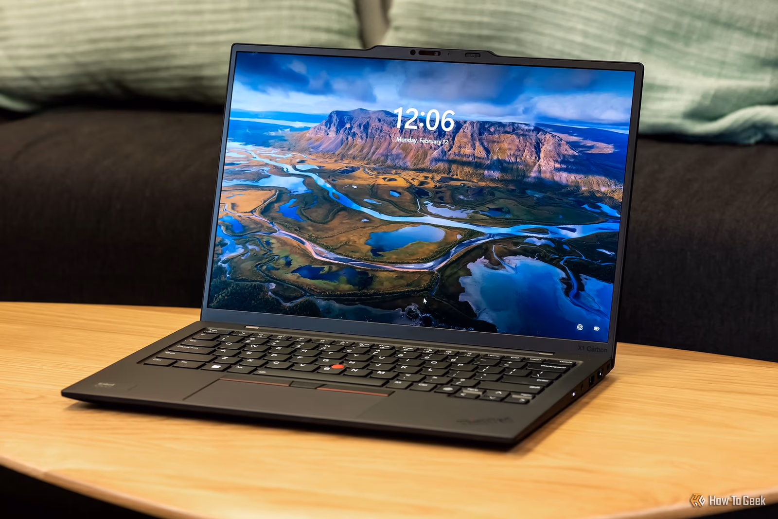 Lenovo ThinkPad X1 Carbon Gen 12 — ảnh chi tiết 03 Lenovo ThinkPad X1 Carbon Gen 12 — ảnh chi tiết 03