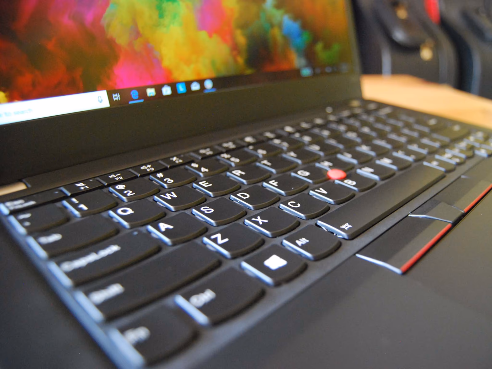 Lenovo ThinkPad X390 — ảnh chi tiết 02 Lenovo ThinkPad X390 — ảnh chi tiết 02