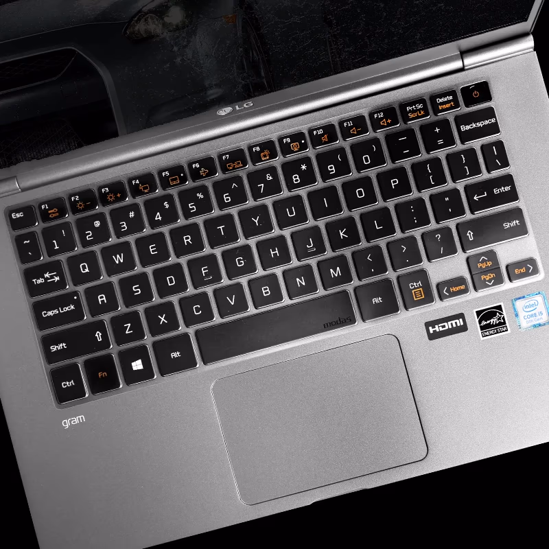 LG Gram 14 2019 — ảnh chi tiết 03 LG Gram 14 2019 — ảnh chi tiết 03