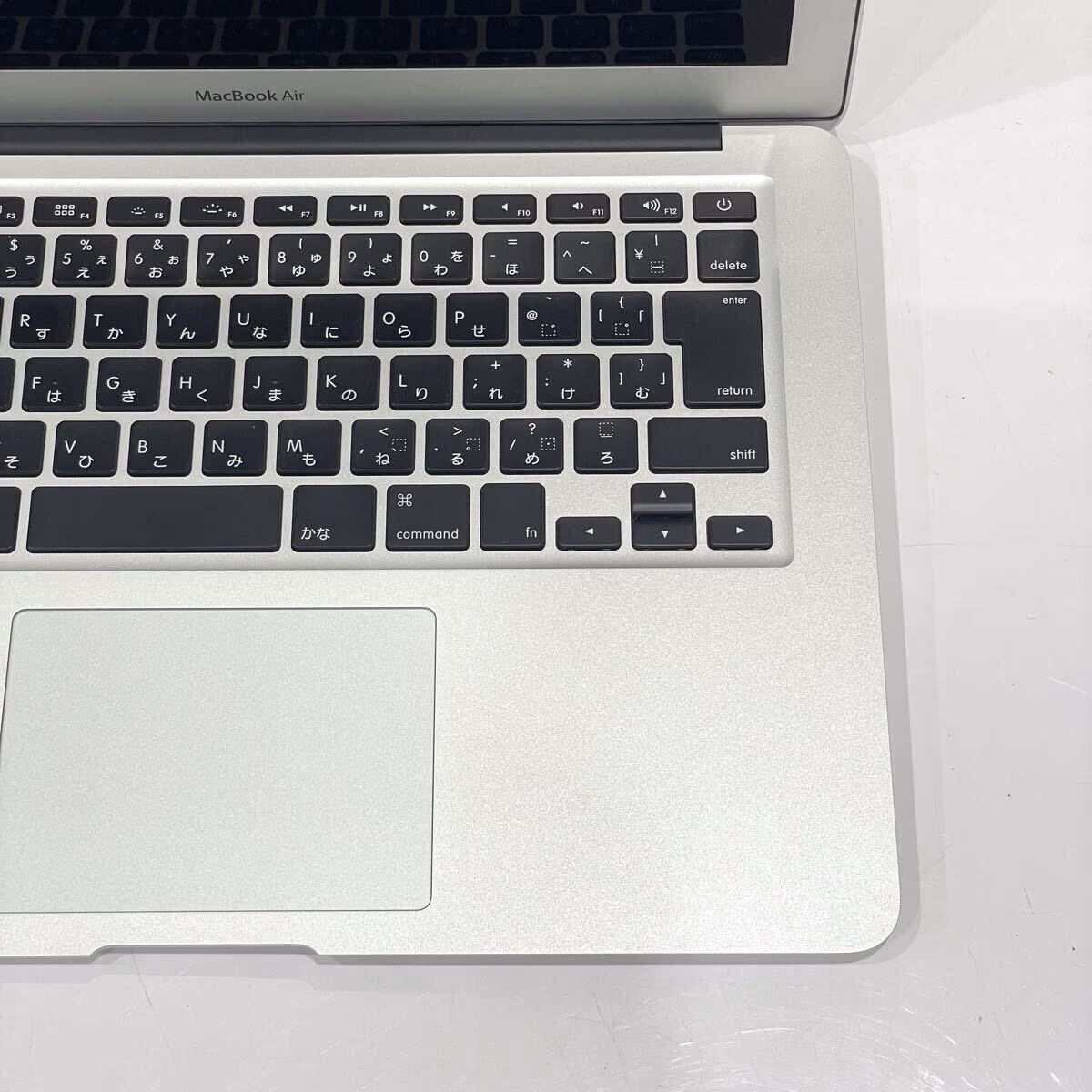 MacBook Air 13 2017 — ảnh chi tiết 02
