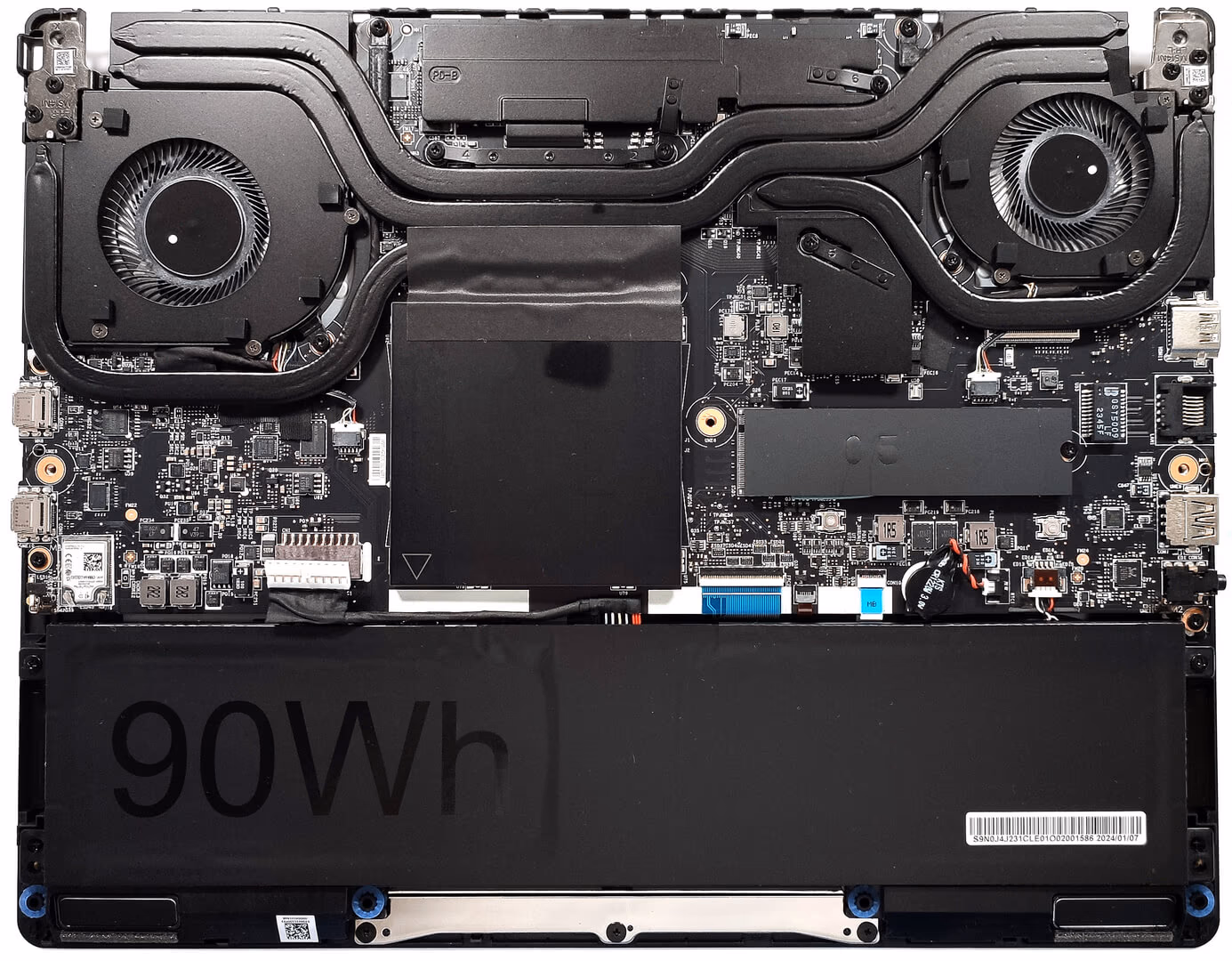 MSI Prestige 14 — ảnh chi tiết 02 MSI Prestige 14 — ảnh chi tiết 02