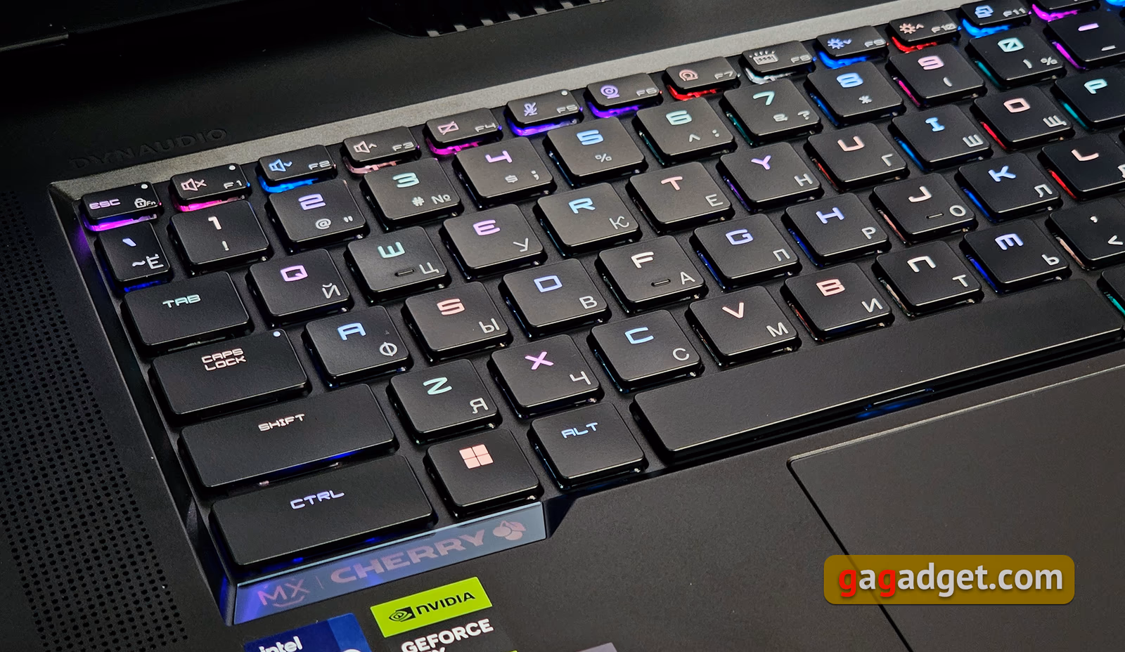 MSI Titan GT77 HX — ảnh chi tiết 03 MSI Titan GT77 HX — ảnh chi tiết 03
