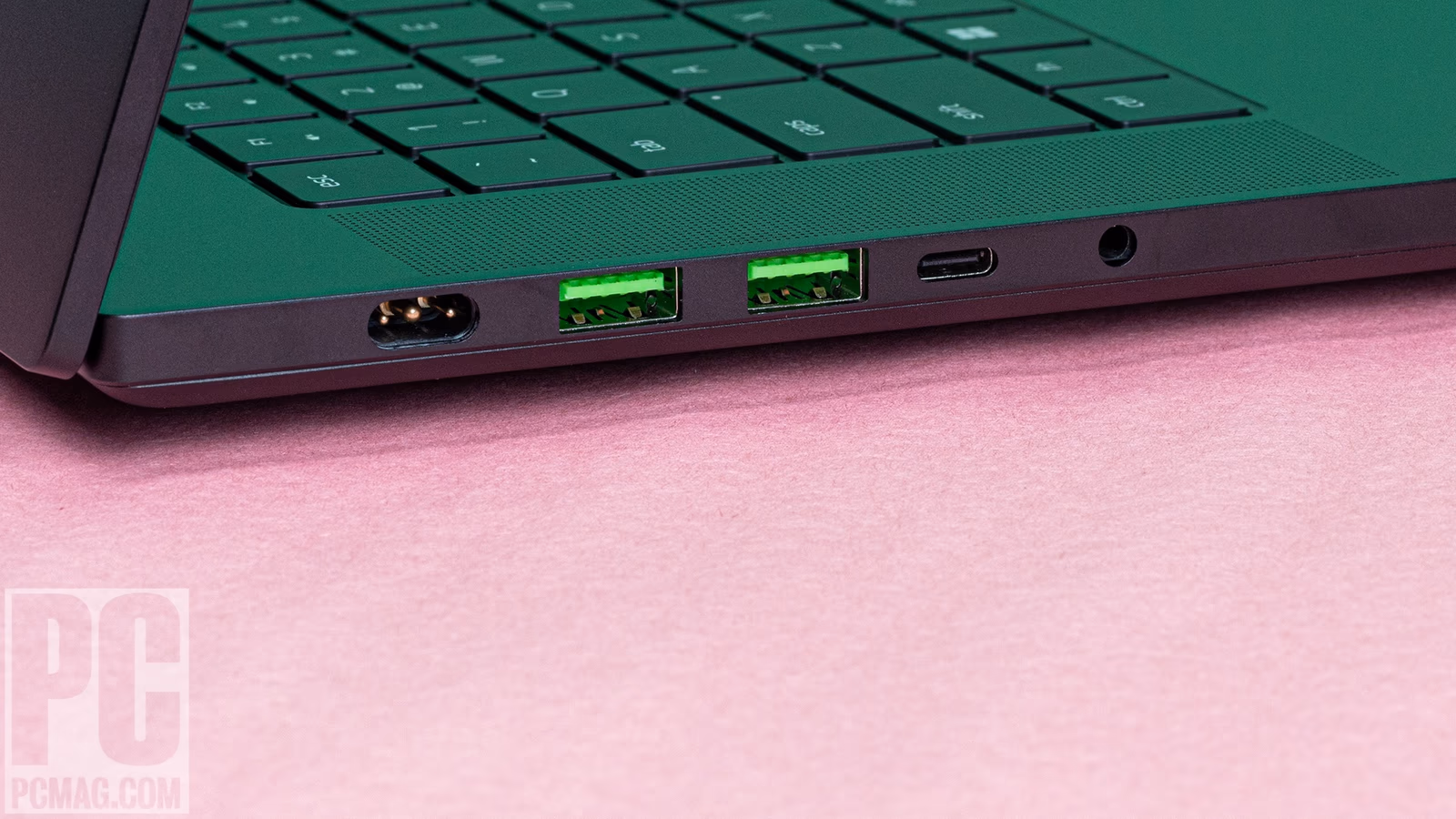 Razer Blade 15 — ảnh chi tiết 03 Razer Blade 15 — ảnh chi tiết 03